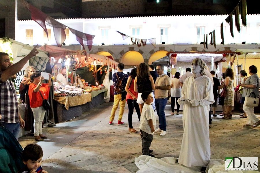 Imágenes del ambiente nocturno en Almossassa 2017