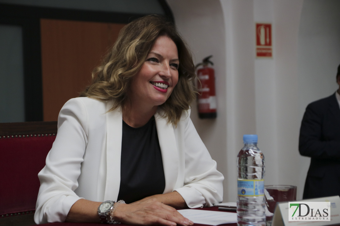 El Colegio de Abogados de Badajoz acoge la visita del ministro de Justicia