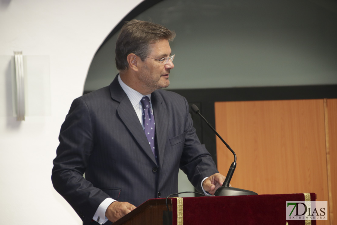 El Colegio de Abogados de Badajoz acoge la visita del ministro de Justicia