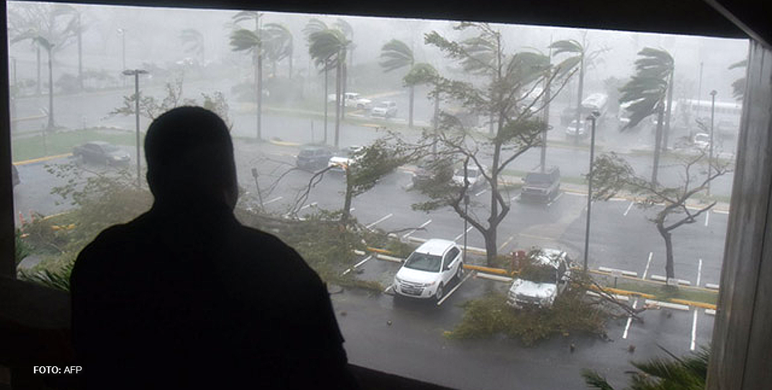 El huracán MARIA impacta con fuerza en Puerto Rico y continúa su camino hacia el Atlántico