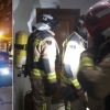 Los bomberos salvan la vida a un hombre tras incendiarse su piso en Badajoz