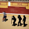 Exhibición de la Policía Nacional en la Plaza de Toros de Badajoz