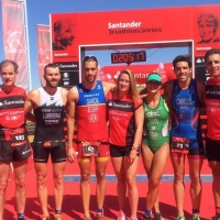 El extremeño Álvaro García gana el Triatlón Puerto de Sevilla