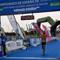 Kini Carrasco se proclama subcampeón de España de paratriatlón