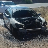 Salvan su vida tras comenzar a arder el vehículo en marcha