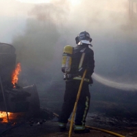 Incendio en una nave agrícola de la provincia de Badajoz