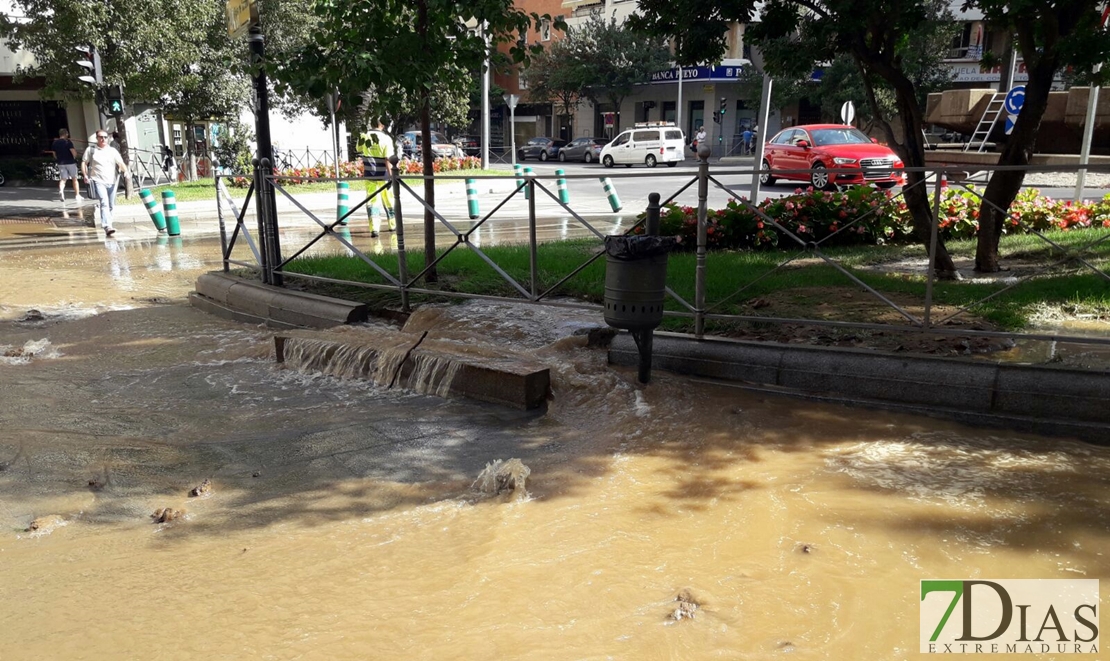 Los reventones de tuberías no cesan en Badajoz