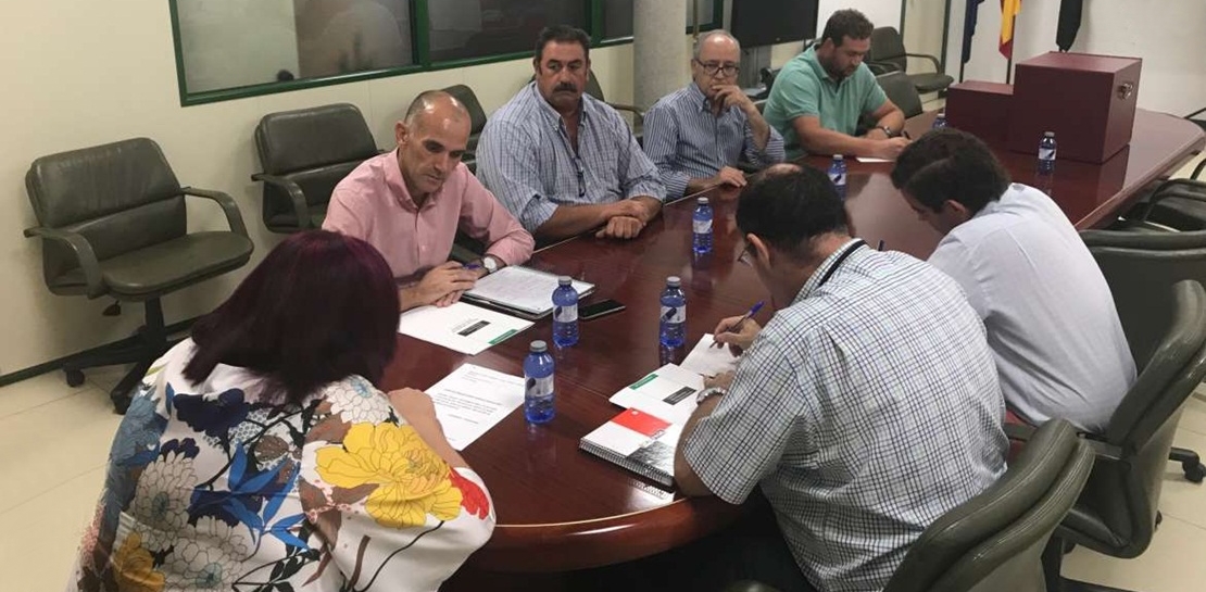 La Junta presenta a los regantes el proyecto Tierra de Barros