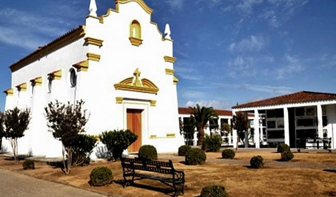 Servicio de autobuses al Cementerio Nuevo con motivo del Día de Todos los Santos