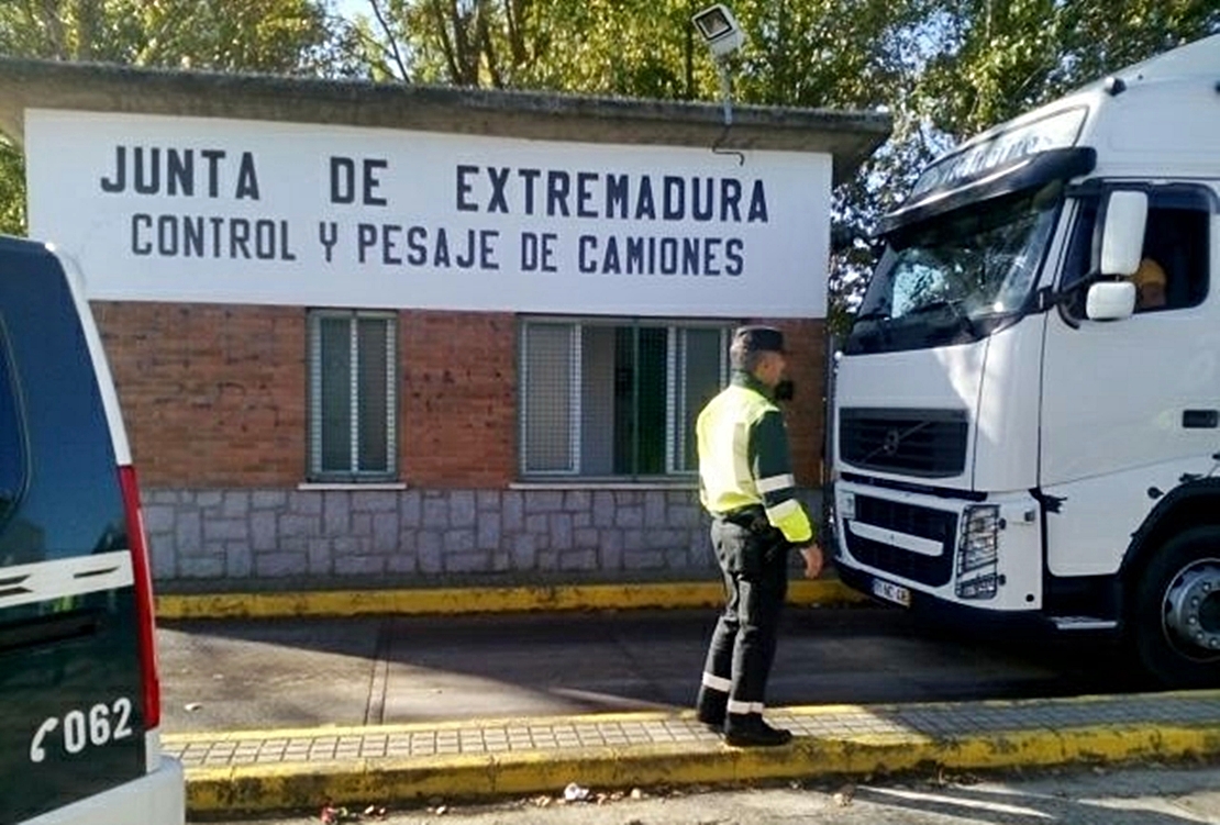 11 vehículos denunciados en un dispositivo especial de control de pesaje de camiones