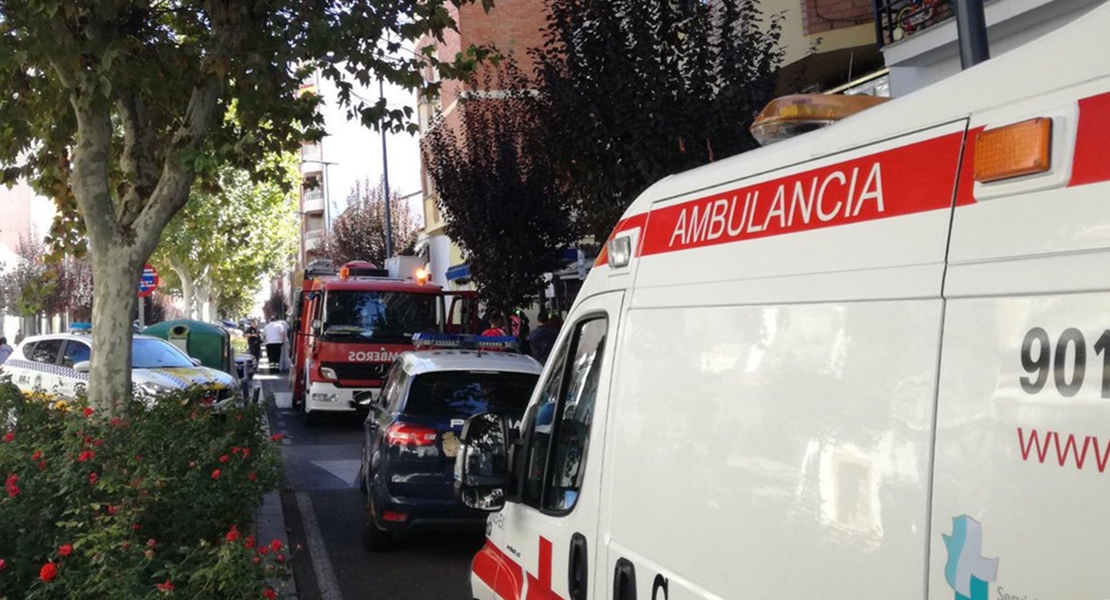 Una mujer y dos policías afectados en un incendio en Almendralejo