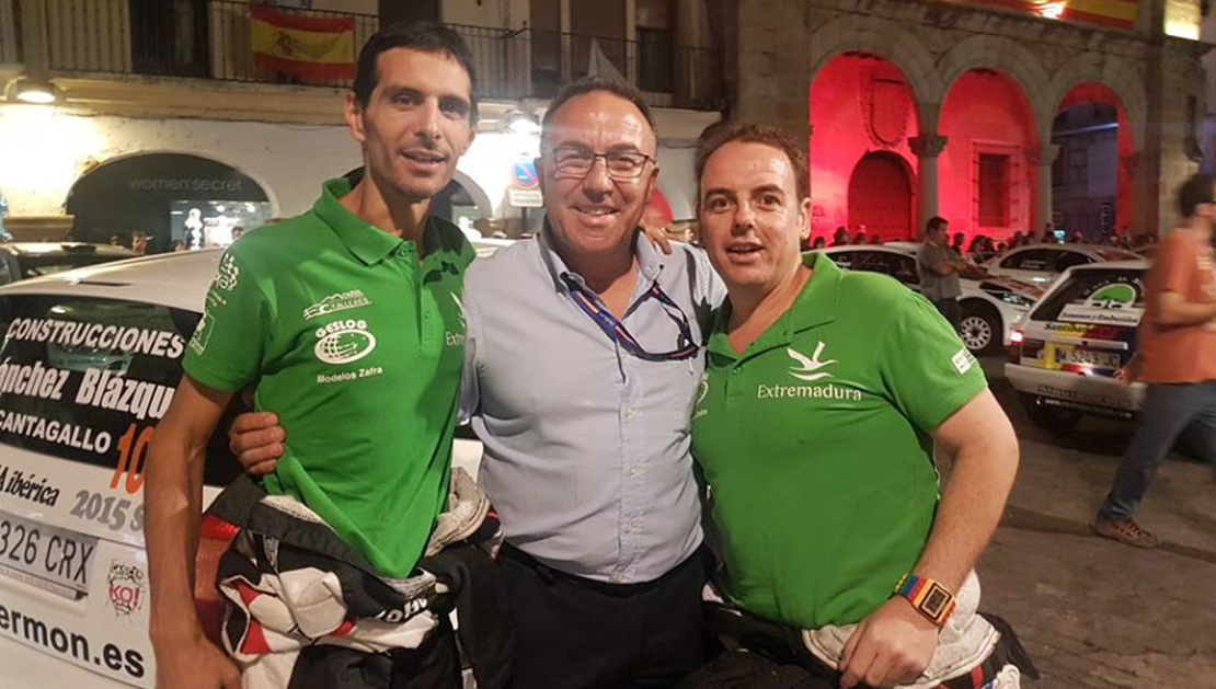 Los integrantes del Extremadura Rallye Team listos para Pallares