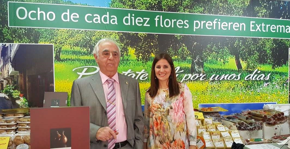 Gil Rosiña participa en Sevilla en el IX Encuentro de Casas Regionales