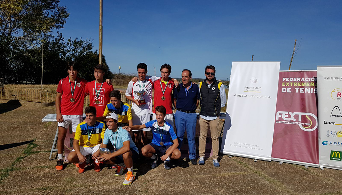 Cabezarrubia y Casino de Badajoz triunfan en el regional de tenis