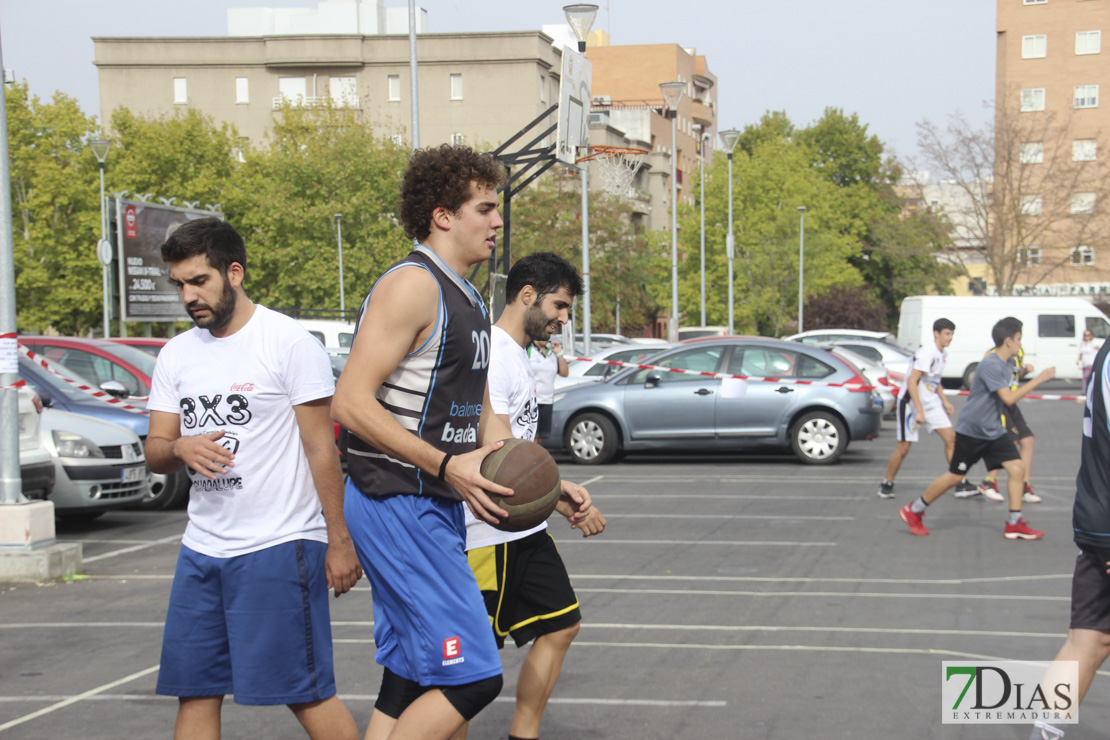 Imágenes del baloncesto solidario 3x3 en Badajoz