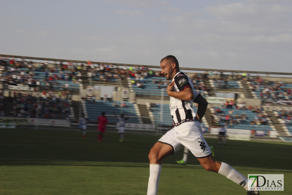 Imágenes del CD. Badajoz 3 - 0 Córdoba B