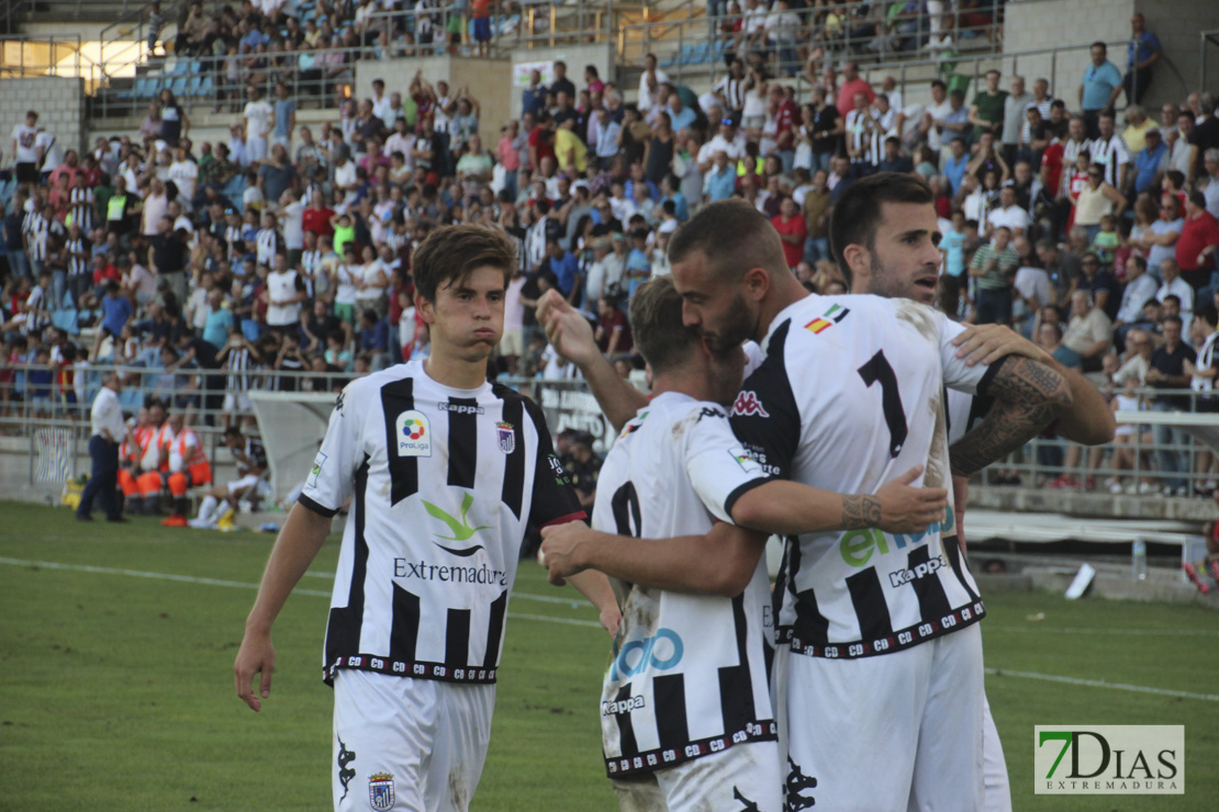 Imágenes del CD. Badajoz 3 - 0 Córdoba B