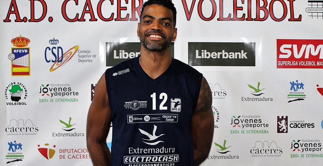Joan Llanés elegido en el septeto ideal de la Superliga 2