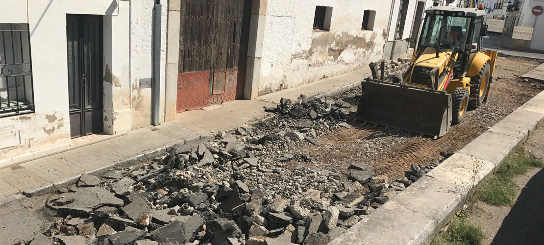 Los Santos de Maimona mejora la accesibilidad a la plaza de España