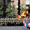 Multitud de pacenses celebran el día de la Fiesta Nacional en Badajoz