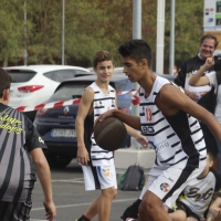 Imágenes del baloncesto solidario 3x3 en Badajoz