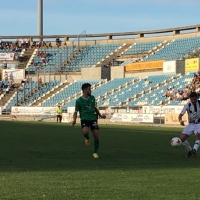 El Badajoz amarra un punto in extremis