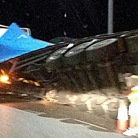 Vuelco de un tráiler en Zafra (Badajoz)