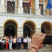 Badajoz condena el presunto asesinato machista en Rubí (Barcelona)