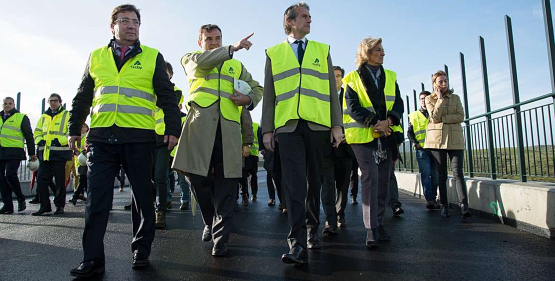 La delegada asegura que el AVE Badajoz-Plasencia está al 76%