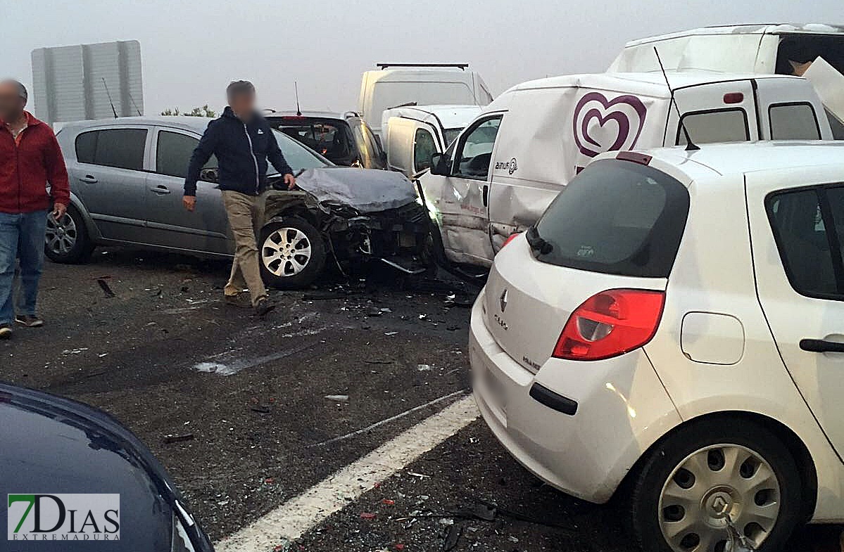 45 vehículos implicados en un accidente múltiple en la provincia de Cáceres