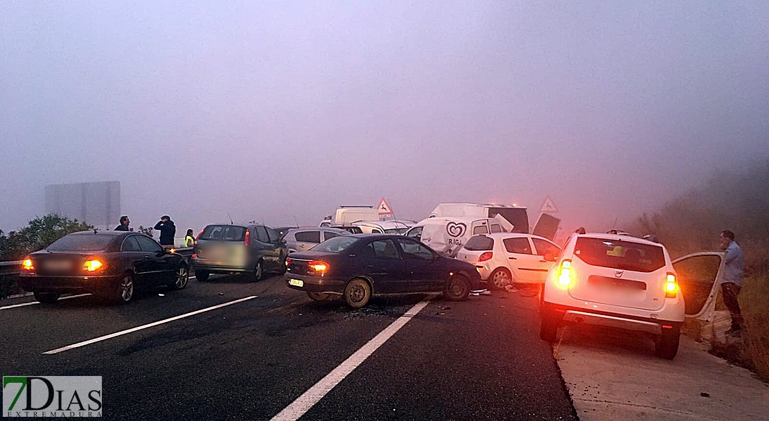 45 vehículos implicados en un accidente múltiple en la provincia de Cáceres