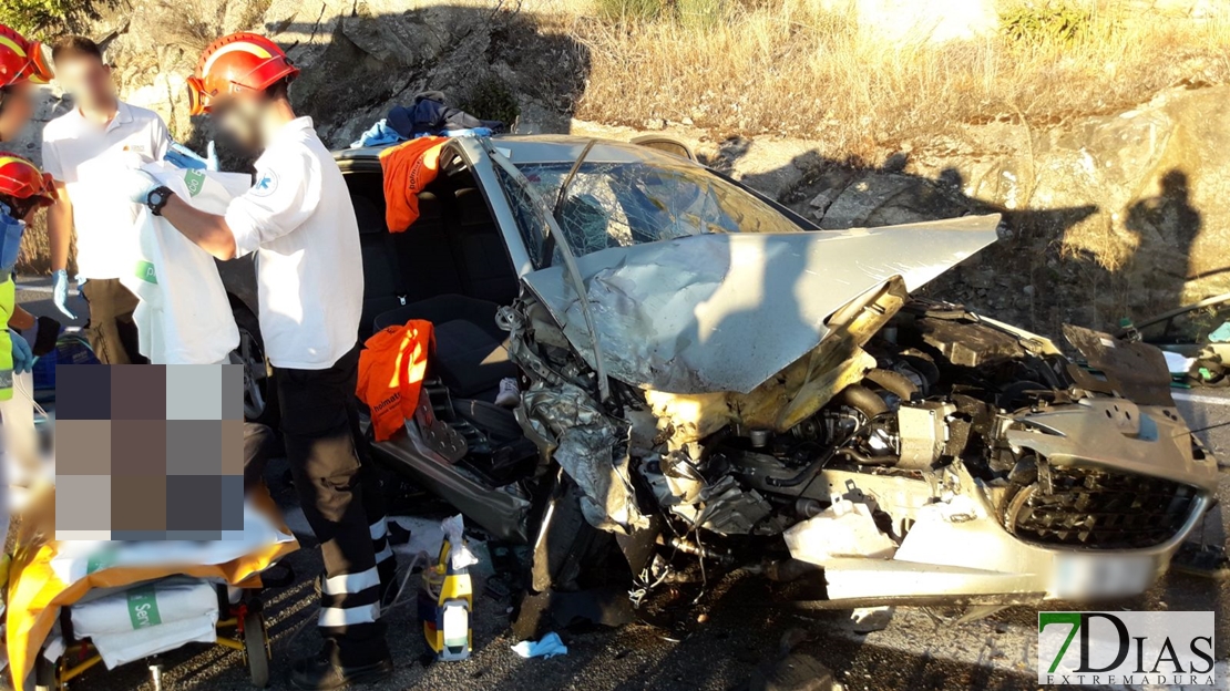 Grave accidente con heridos y atrapados en la provincia de Cáceres