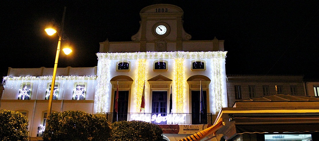 La Plaza de España de Mérida contará con una gran bola de Navidad de 12 metros