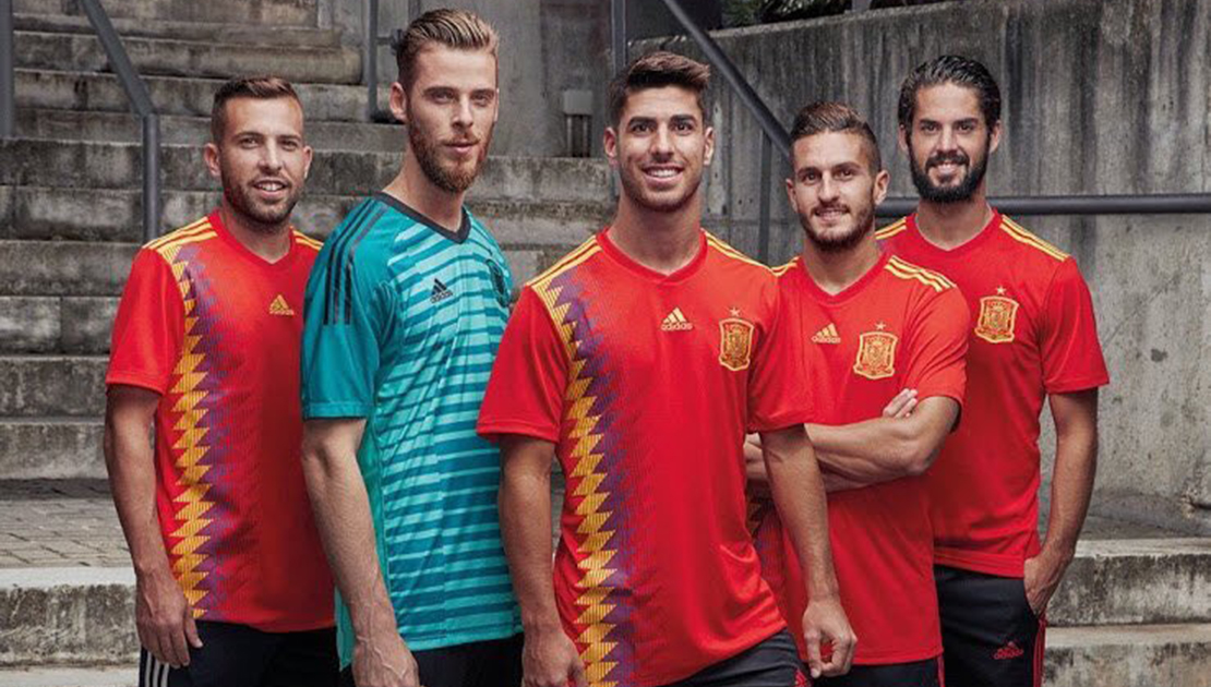 La Roja presenta vestimenta para el Mundial ¿colores republicanos?