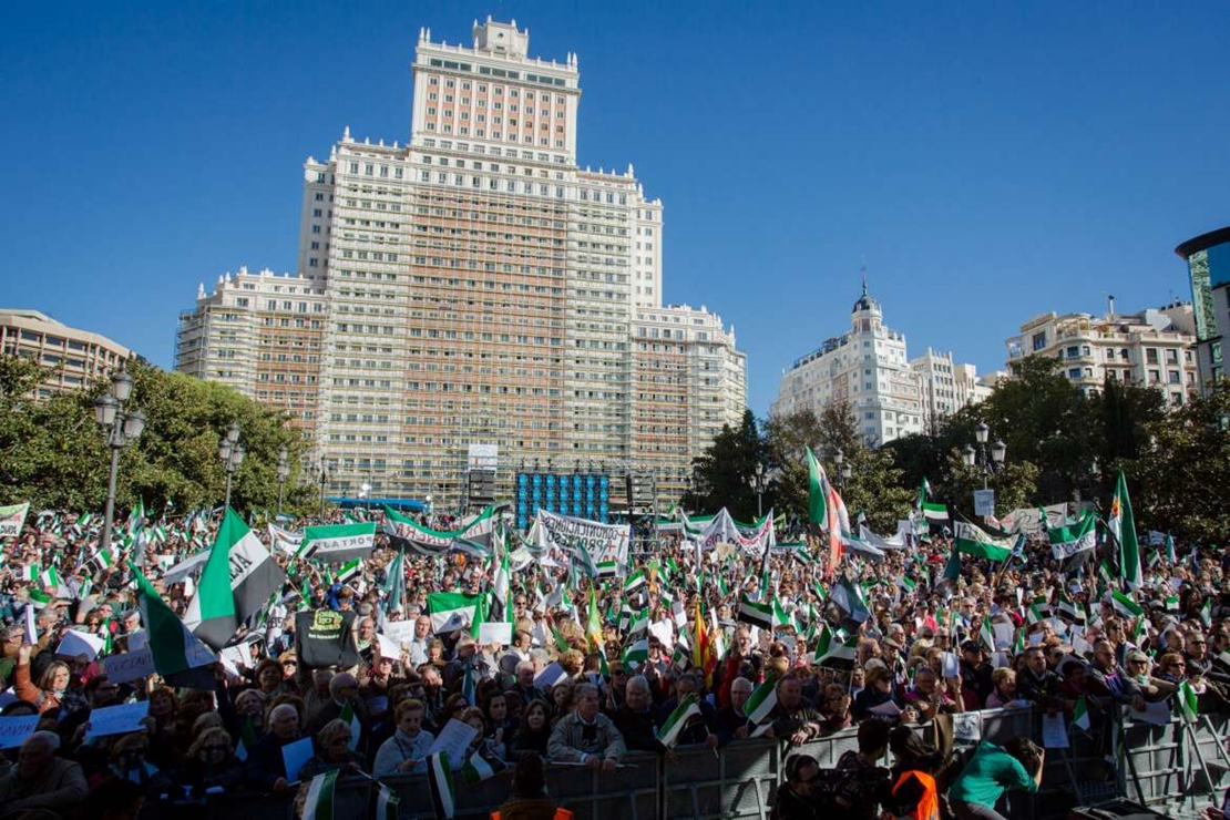 40.000 personas exigen en Madrid un #TrenDignoYa para Extremadura