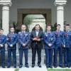 Vara recibe a los nuevos alumnos de la base aérea de Talavera la Real