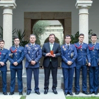 Vara recibe a los nuevos alumnos de la Base Aérea de Talavera la Real
