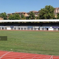 Un joven sufre un trauma craneal tras caer de una grada en Plasencia