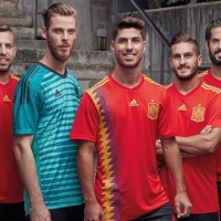 La Roja presenta vestimenta para el Mundial ¿colores republicanos?