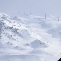 Estaciones de esquí adelantan su apertura este año tras las últimas nevadas