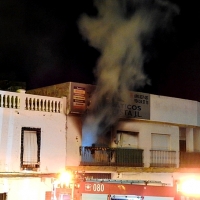 Calcinada una vivienda en Badajoz tras incendiarse