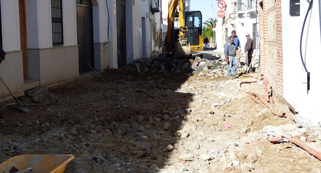 Las obras en la Calle Ramón y Cajal y Alcantarilla de Llerena ya están en marcha