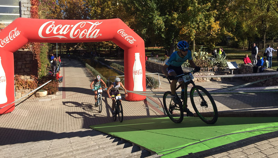 Cerezo y Mendoza triunfan en el Duatlón Cros Cáceres Ciudad Monumental
