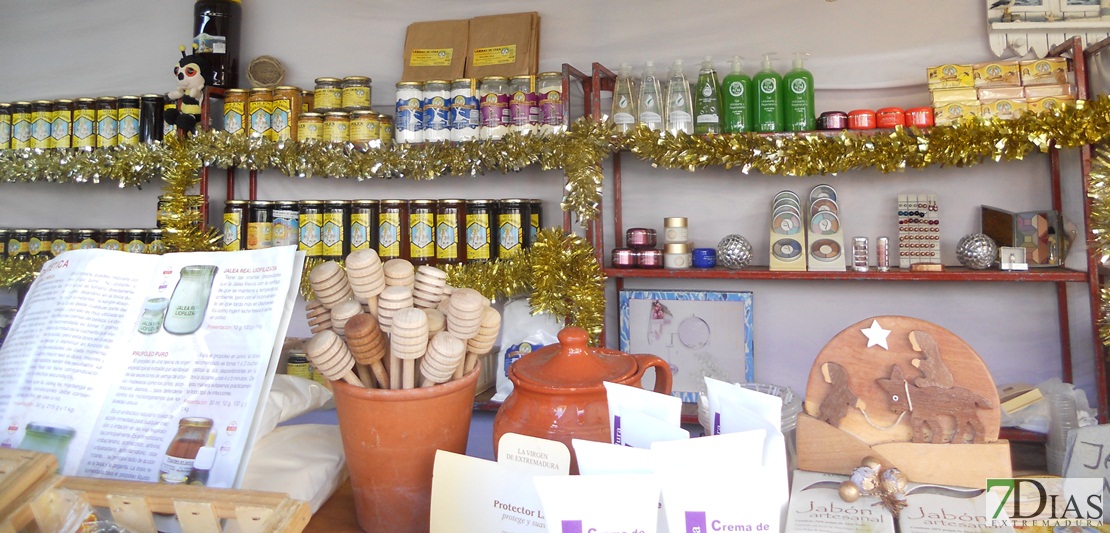 Infinidad de productos se exponen en el mercado navideño de Mérida