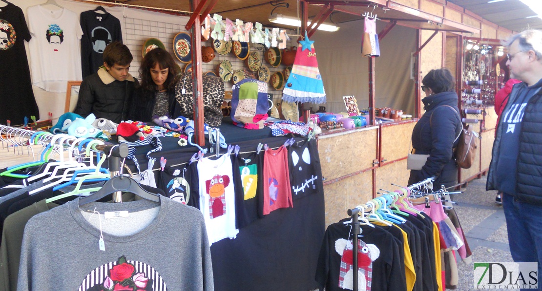 Infinidad de productos se exponen en el mercado navideño de Mérida