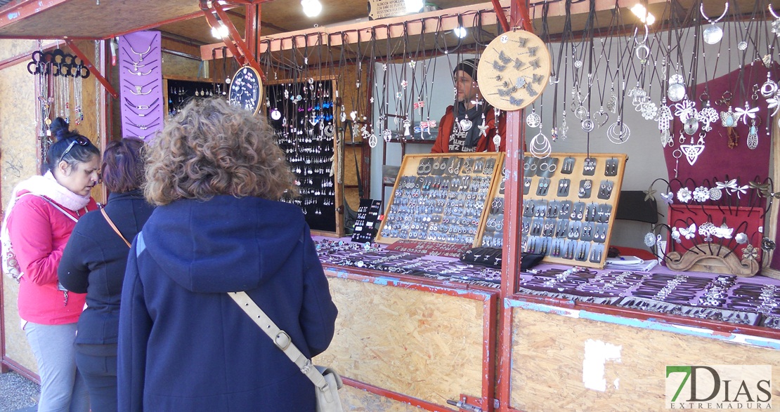 Infinidad de productos se exponen en el mercado navideño de Mérida