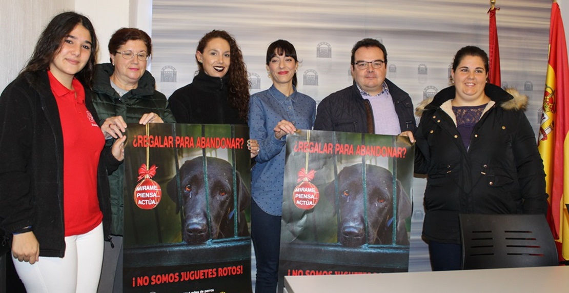 Una campaña pretende concienciar sobre la adopción de perros en lugar de su compra