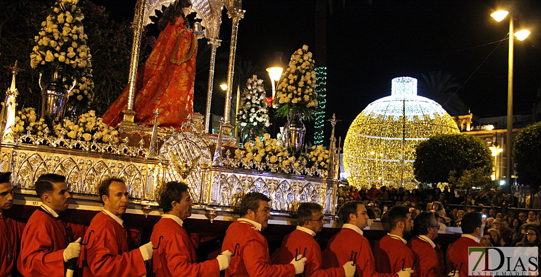 Miles de fieles acompañan a la Mártir Santa Eulalia