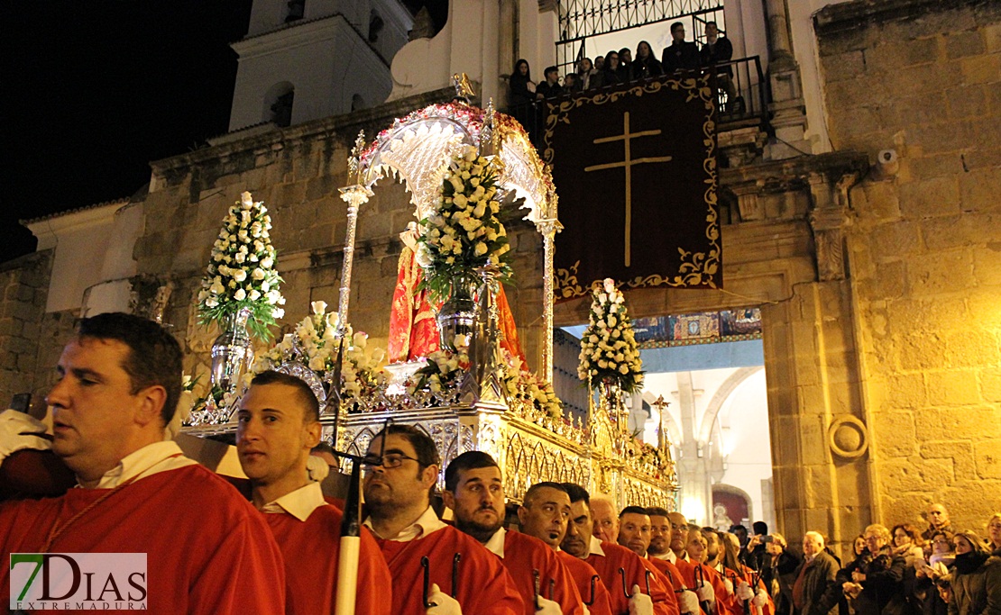 Miles de fieles acompañan a la Mártir Santa Eulalia