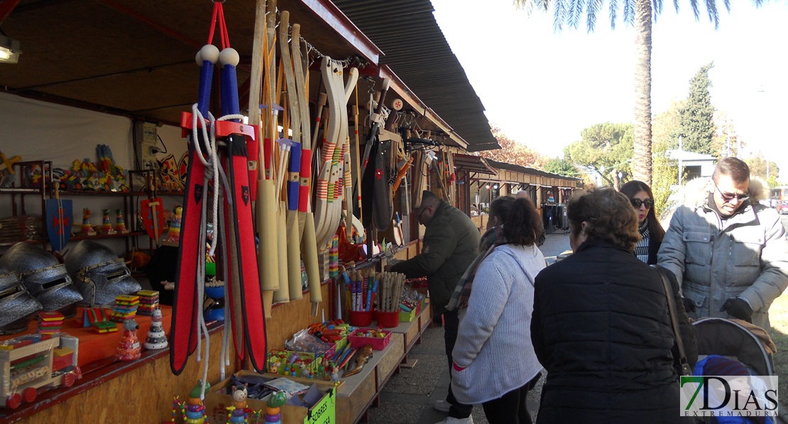 Infinidad de productos se exponen en el mercado navideño de Mérida